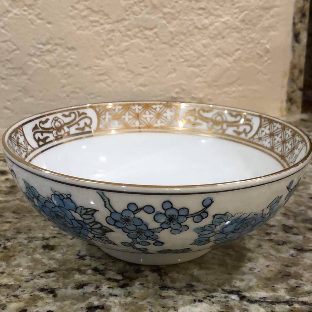 Japanese Gold Imari Hand-painted Porcelain Bowl